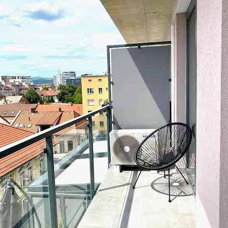 Emotions S Privat Garage Parking Free * 코시체