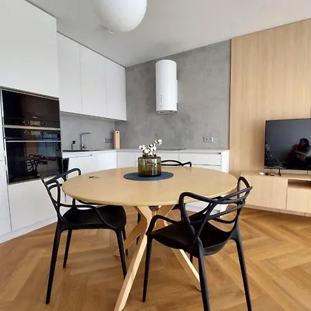 Emotions S Privat Garage Parking Free * 코시체