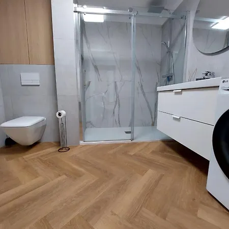 Emotions S Privat Garage Parking Free 아파트 코시체