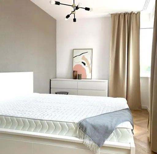 Emotions S Privat Garage Parking Free Apartment